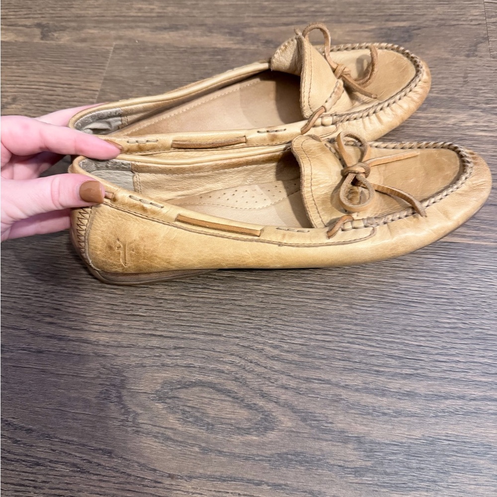 Frye Tan Leather Moccasins size 8 Women’s